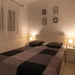 Апартаменты With Parking Space - 25137 Трогир