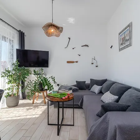 With Parking Space - 25137 Apartman *