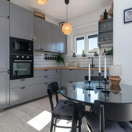 With Parking Space - 25137 Apartman *